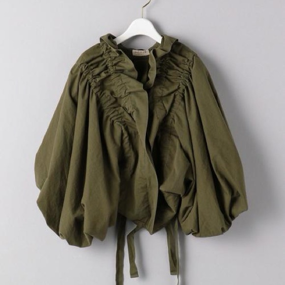 Dries Van Noten Jackets & Blazers - Dries Van Noten
Puff Sleeve Green “Voly' tie front jacket medium